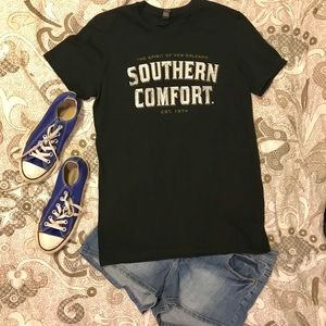 NWOT black Southern Comfort T-Shirt